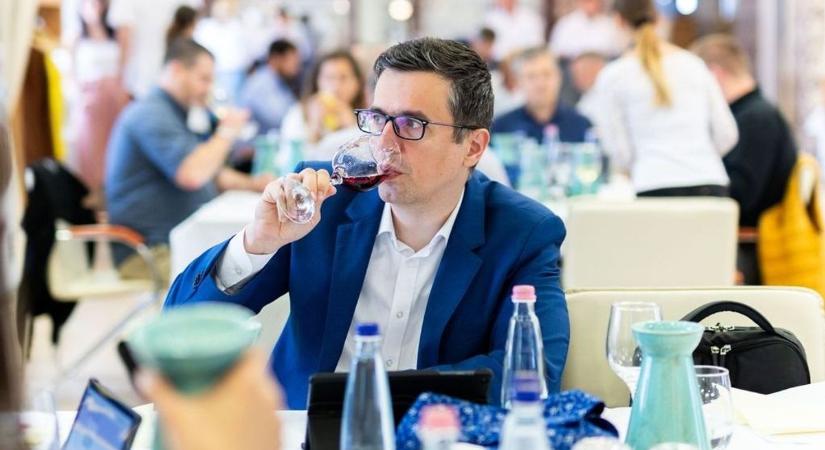 Balatonlellén is várják a mintákat – startol a Balatoni Borok Versenye