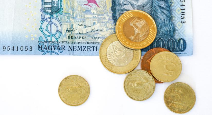 Bedönthetik végre az 5 forintost? A többség elköszönne az idegesítő érmétől