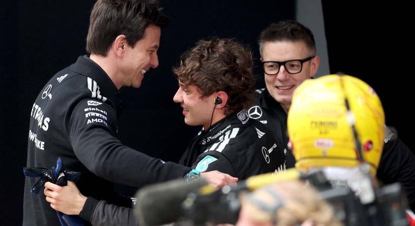 Wolff elárulta, miért vállalt tudatos kockázatot Antonellivel a Mercedes