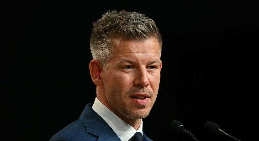 Ezt az embert minden törvényes eszközzel meg kell állítani