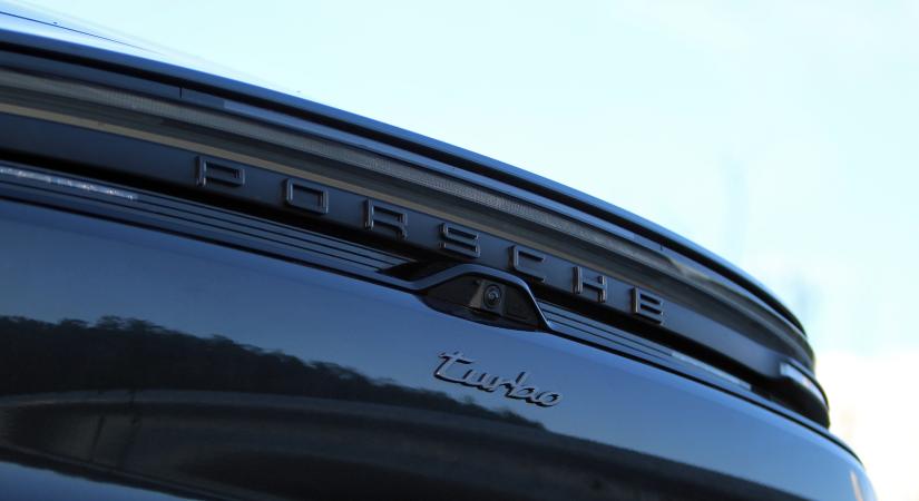 Felesége tudta nélkül vett autót, most el kell adnia