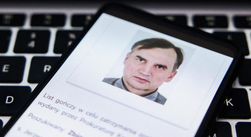 A választások után a lengyel ügyészség újra érdeklődik a Magyarországon bujkáló két volt politikusuk iránt
