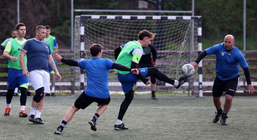 Megizzasztotta a sereghajtó az éllovast az alsóházban