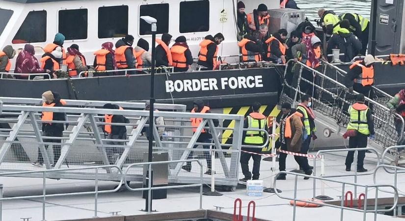 Tettessék magukat melegnek – több ezer fontért segítenek az angliai bevándorlóknak jogi tanácsadók