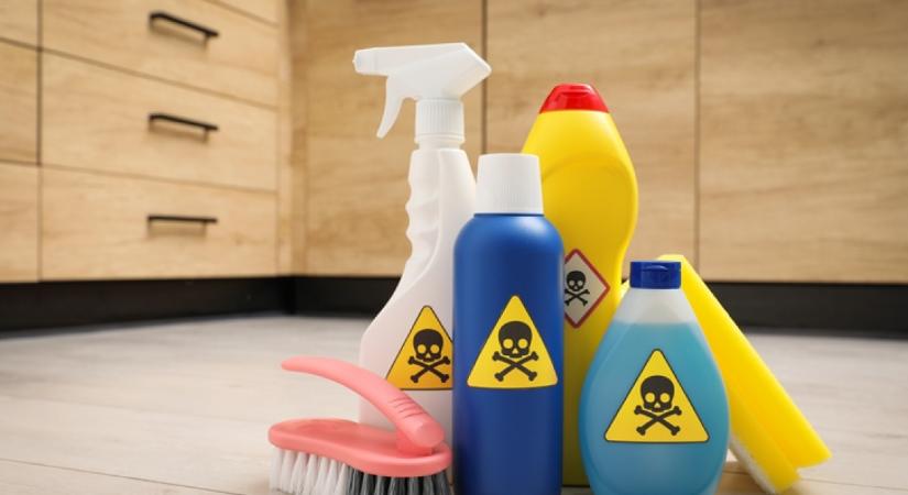 Nem a hipó a legrosszabb: ez a népszerű tisztítószer sokkal veszélyesebb, sokan mégis minden nap használják