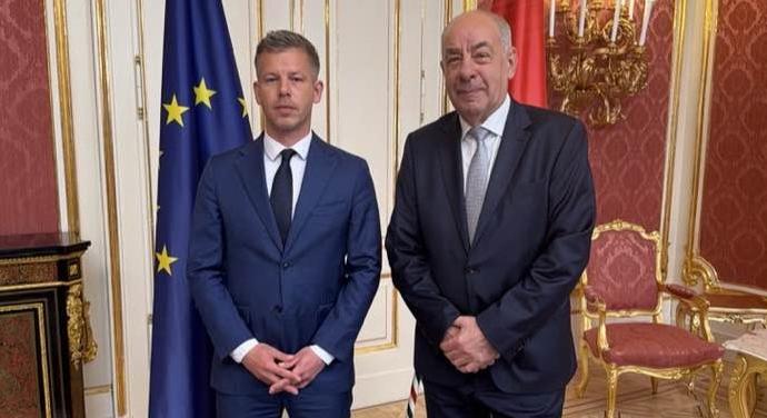 Magyar Péter megérkezett Sulyok Tamáshoz