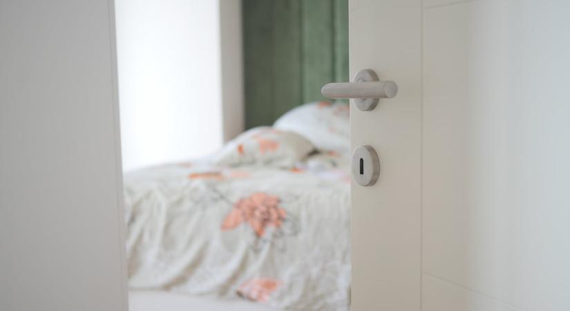 Te is nyitott ajtónál alszol? – Ezután már nem fogsz