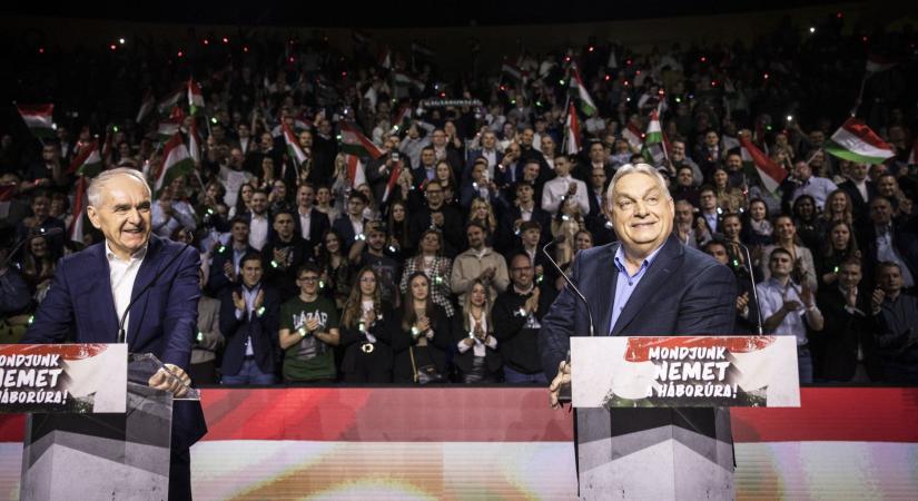 „Ön teljességgel alkalmatlan” – lemondásra szólították fel Szita Károlyt