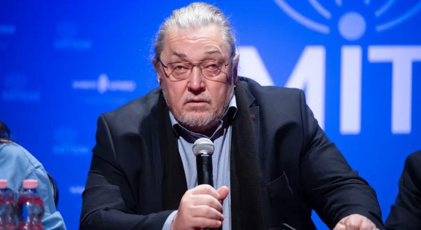 A választás után Vidnyánszky Attila rendkívüli társulati ülést hívott össze a Nemzeti Színházban