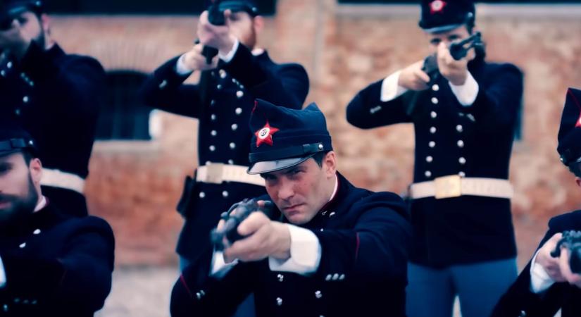 Már holnap a Netflixen: A 3. évaddal véget ér a 16os nyomozós sorozat