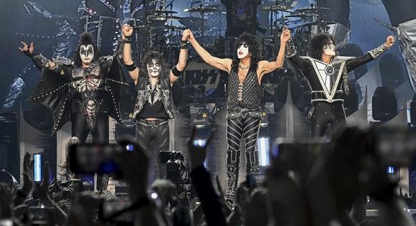 Új dalok is lesznek a KISS avatáros koncertjein