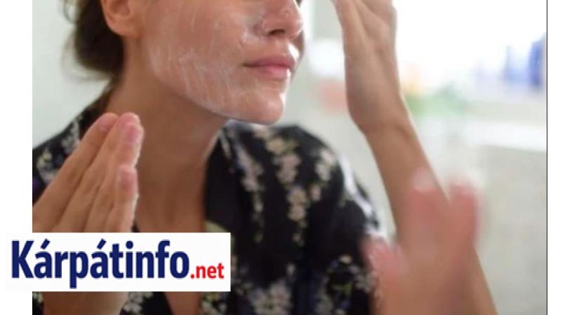 Ez a divatos bőrápolási szokás többet árthat, mint használ