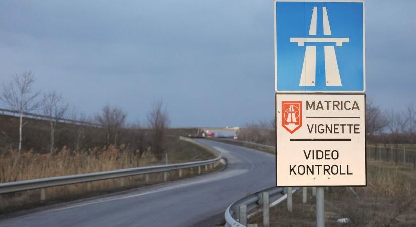 Egy óra, ami százezreket érhet – így úszhatod meg a büntetést, ha matrica nélkül hajtasz fel az autópályára