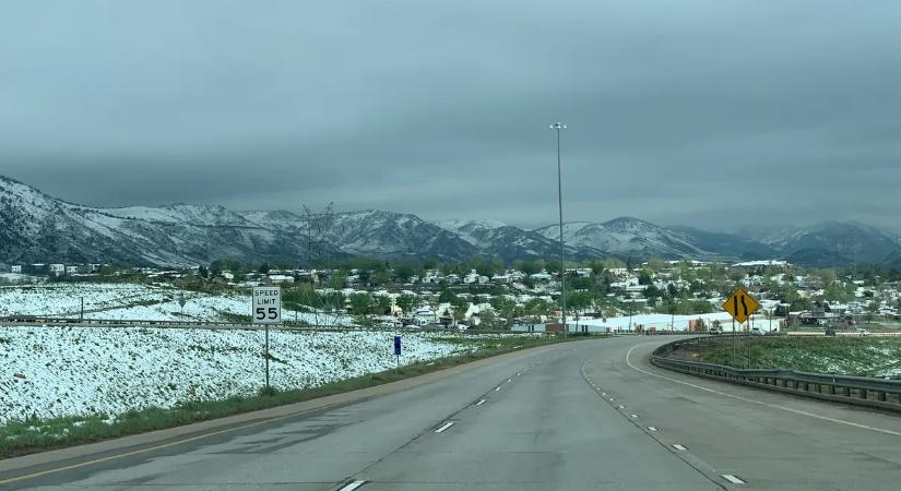 Horror az autópályán: 75 jármű csapódott egymásba – videó
