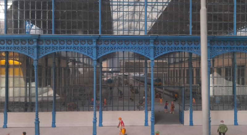 Megnyílt Szörényi Szabolcs titkos világa