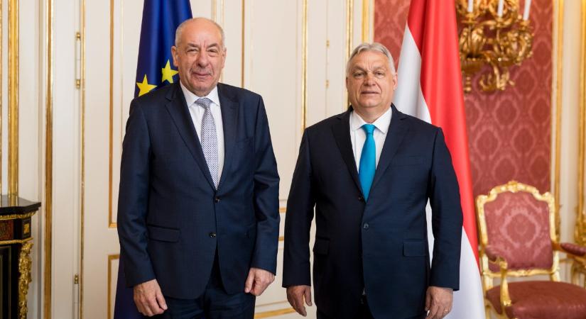 Orbán Viktort is fogadta a köztársasági elnök