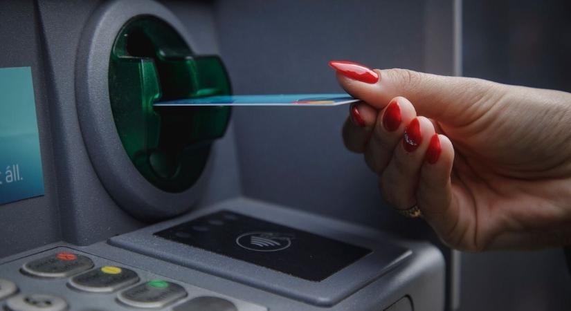 Hiába keresték a mobil bankfiókot a helyiek, váratlanul bezárt – megtudtuk, mikor nyithat újra