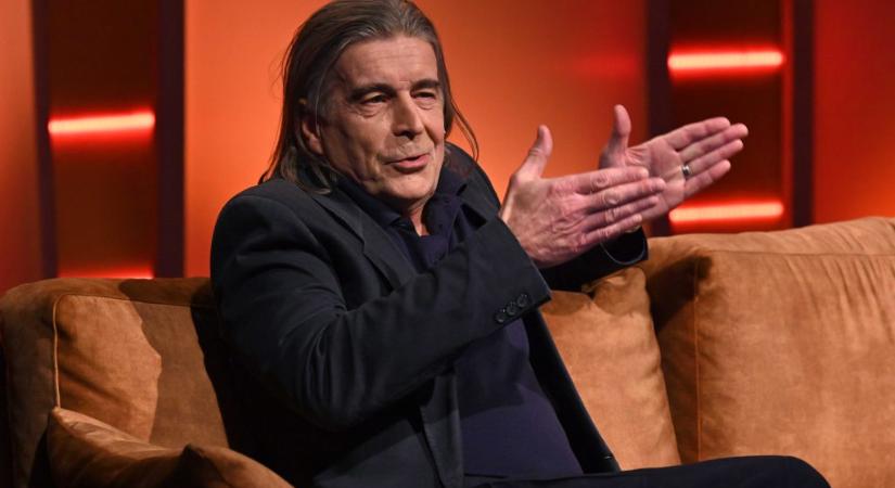 „Le tudok mosakodni egyedül, ami óriási bravúr” – így van Révész Sándor négy évvel a sztrókja után