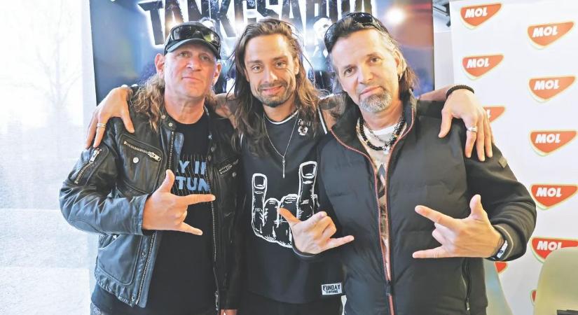 Nem találod ki, mivel érkezett a Tankcsapda az egyik fellépésére