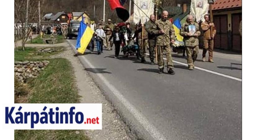 Gyász: 39 éves katonától vettek végső búcsút Kárpátalján