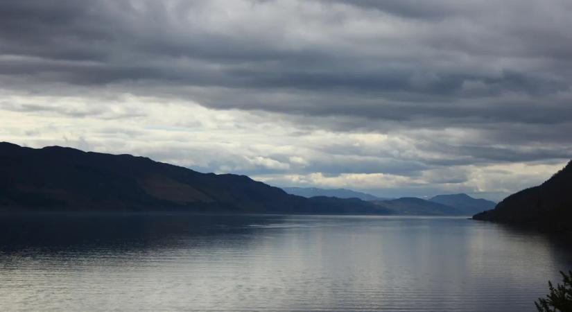 Újra él a legenda: Kétszer is látták egymás után a Loch Ness-i szörnyet