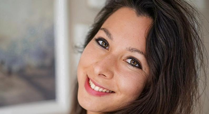 Megnyílt „A pillanat varázsa” – Ádám Adrienn kiállítása az Agórában