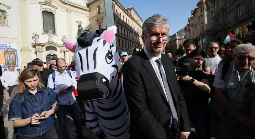 Petíciót indítottak Hadházy Ákosért, hogy kapjon szerepet az elszámoltatásban