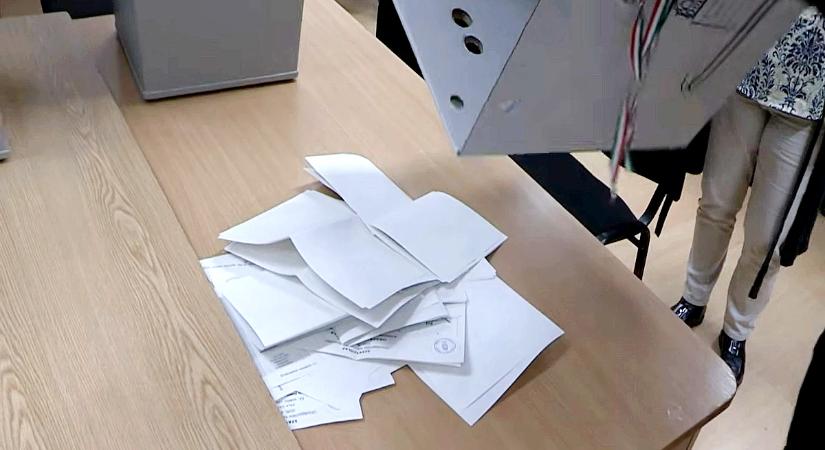 Fordult a kocka: Átvette a vezetést a Tisza jelöltje az újraszámlálást végző keszthelyi választókerületben