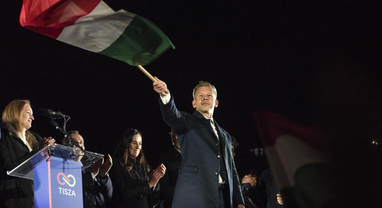 Rárúgja az ajtót Magyar Péter kormányára az első nagy próbatétel