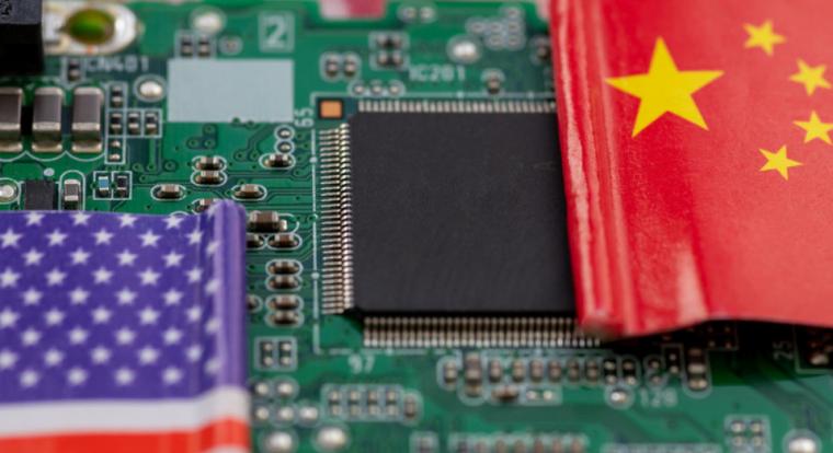 Több mint háromszor annyit fordított a chipgyártásra Kína mint az USA az elmúlt évtizedben