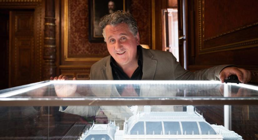 Ókovács Szilveszter a 24.hu-nak: Sem a pályázati kiírásban, sem a szerződésemben nem az áll, hogy „kormányváltásig”