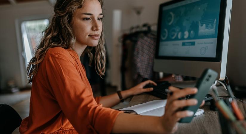 „Te csak leülsz a kanapéra, és közben dolgozol, milyen könnyű ez” – Addig ne ítélkezz a home office-ról, míg nem próbáltad