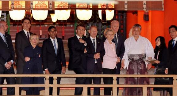 Az USA és Japán még mindig nem fizette ki Ukrajnának a 45 milliárdos hitelt, Brüsszel sürgősen nyomást gyakorol a G7-re