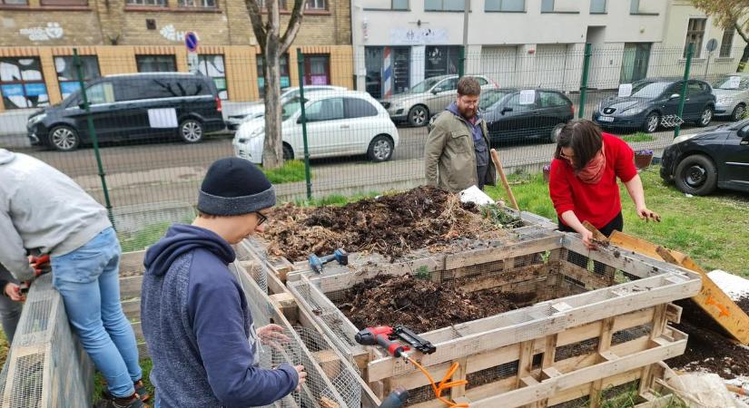Kibővítették a közösségi komposztálót Szegeden: egyre népszerűbb a Dáni utcai zöld kezdeményezés