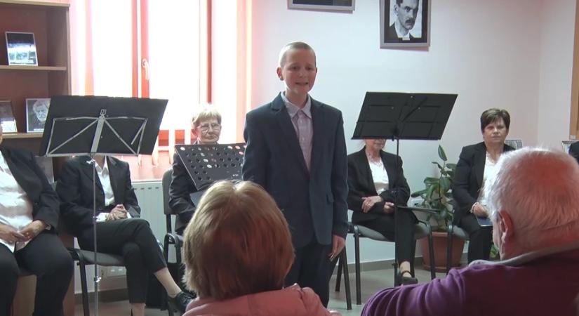 A költészet napjára emlékeztek Szepetneken