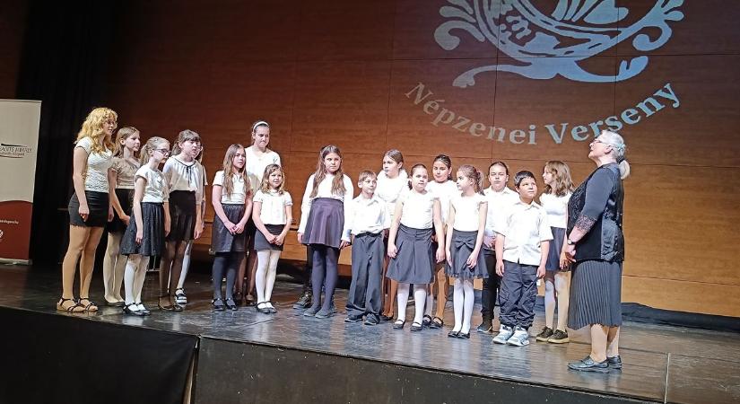 Rekordszámú nevezéssel indult a Cinegemadár népzenei verseny Szekszárdon (videó)