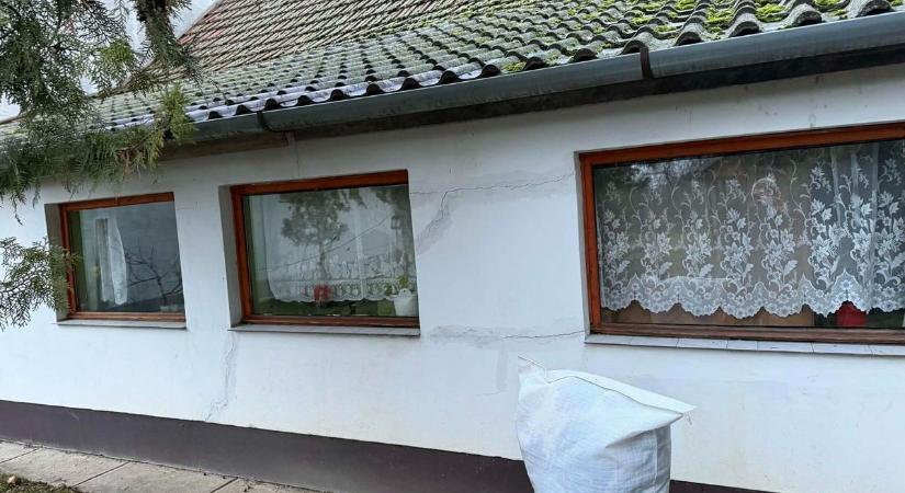 A kertben könnyítenek magukon: illegális házfoglalók miatt paprikás a hangulat Püspökiben