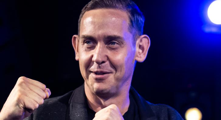 Újszülött kislányával mutatott közös fotót Molnár Gusztáv