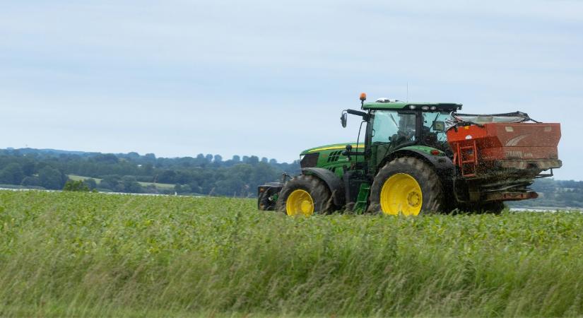 Vége a hagyományos műtrágyázásnak? Drasztikus változást sürgetnek a szakértők