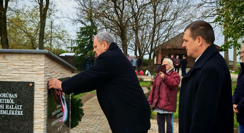 Vagonba került az életek munkája, Csanádalbertin nem feledik a lakosságcserét