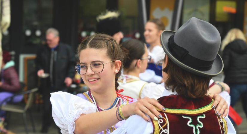 Baranyában is bemutatják a magyar hagyomány szépségeit