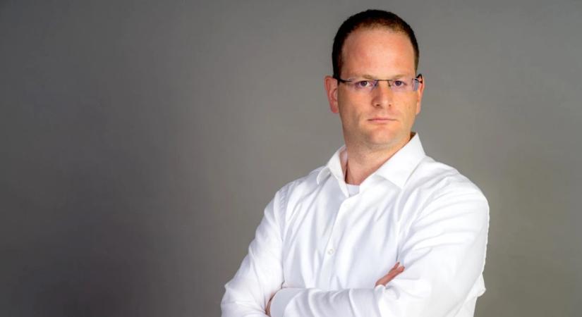 Az egyik leggazdagabb magyar támogatja a Tisza vagyonadóját, de kockázatokat is lát benne