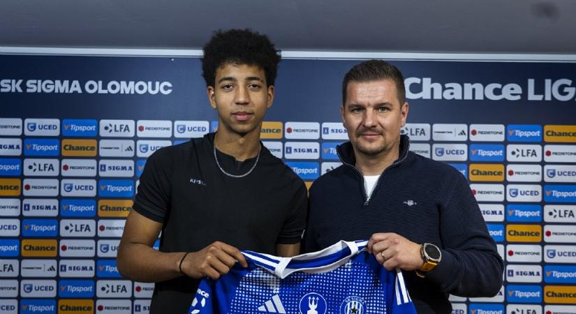 Az utánpótlás-válogatott támadó külföldre igazolt