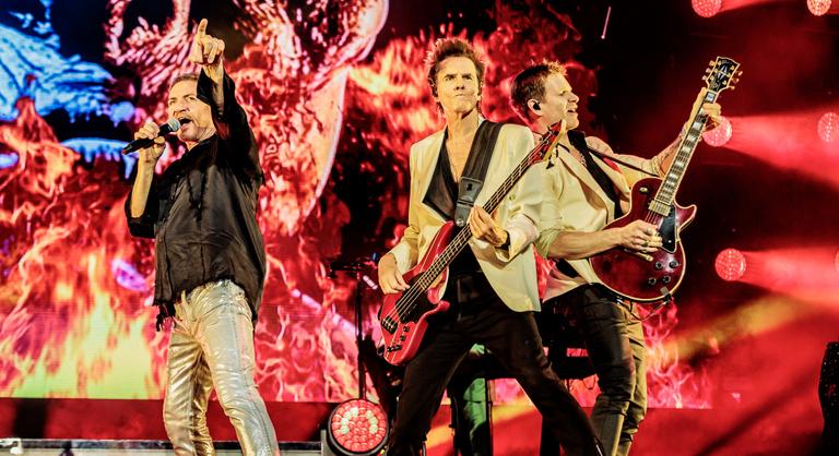 Legendás brit zenekar érkezik a Papp László Sportarénába