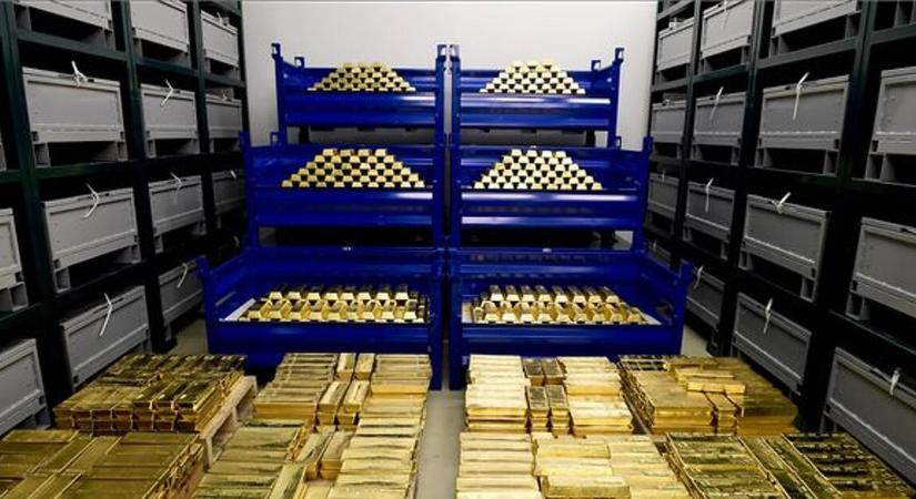 Mi jön még? Kártyavárként dőlt össze a globális aranykereslet