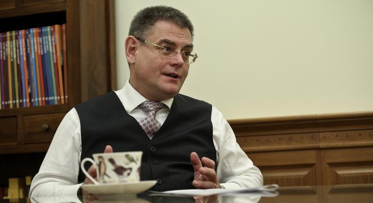 Ismét Tóth Ádámot választották a Magyar Országos Közjegyzői Kamara elnökének