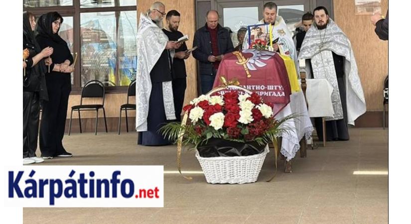 Háború: Újabb kárpátaljai katona temetésére került sor Kárpátalján