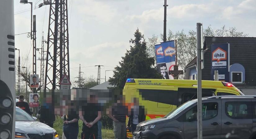 Motorbaleset történt Tatabányán