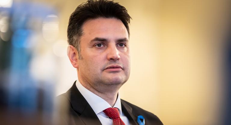 Márki-Zay Pétert 3,2 millió forintra bírságolták, követőitől kért segítséget