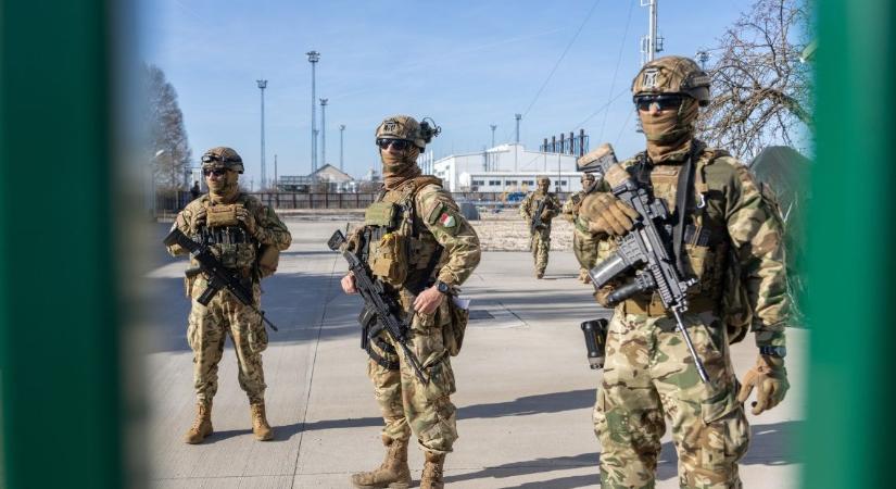 Elkezdték kivonni a katonákat a kritikus infrastruktúrák mellől